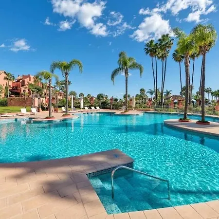 Daire Fantastic With Ocean Views Estepona